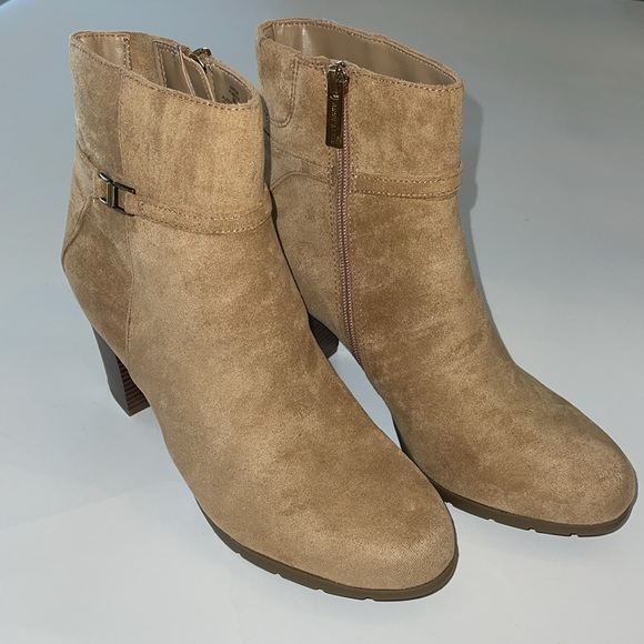 Anne Klein Romi Bootie Tan Size 9 NWT - Picture 1 of 17